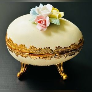 Vintage Hand Painted Japanese Porcelain Jewelry Music Box Egg